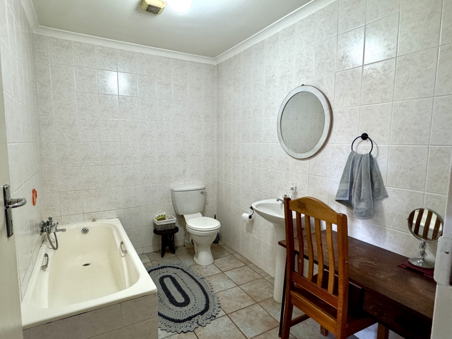 3 Bedroom Property for Sale in Glen Ive Western Cape